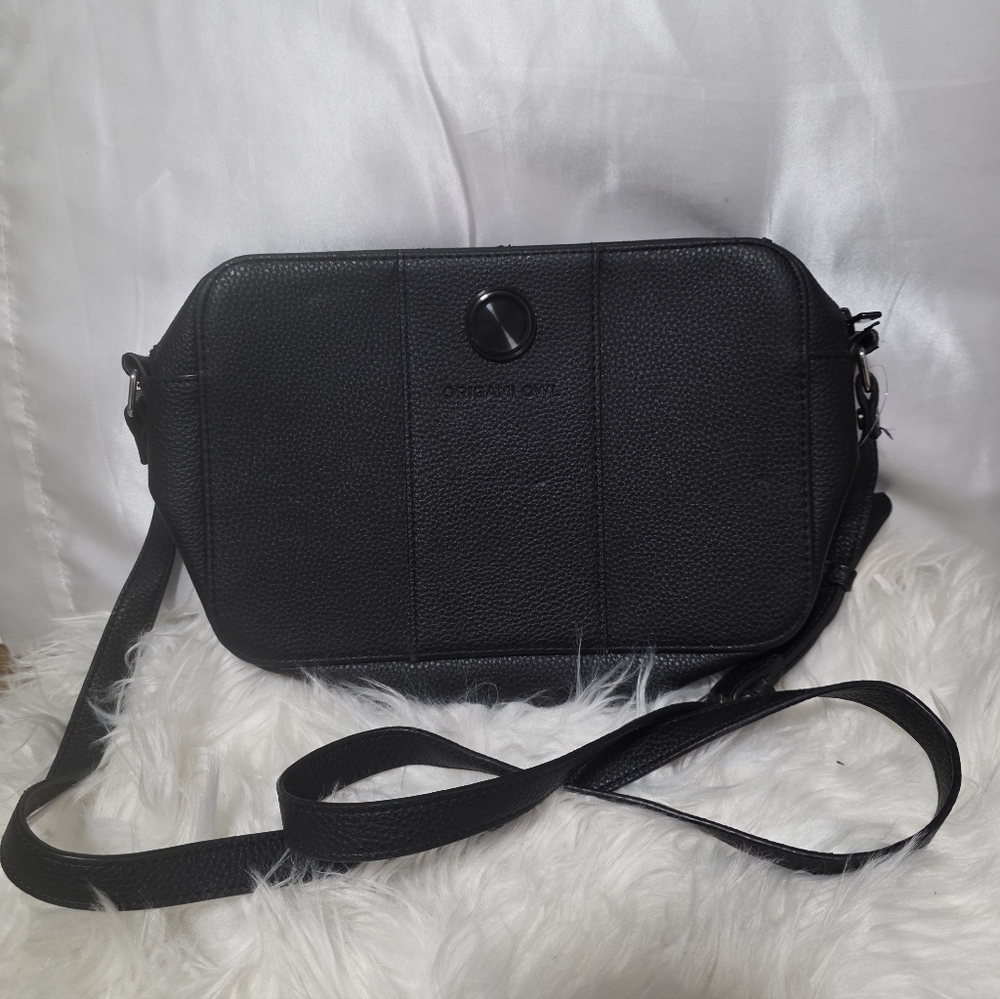Origami Owl / Black Textured Everyday Living Locket Crossbody Bag